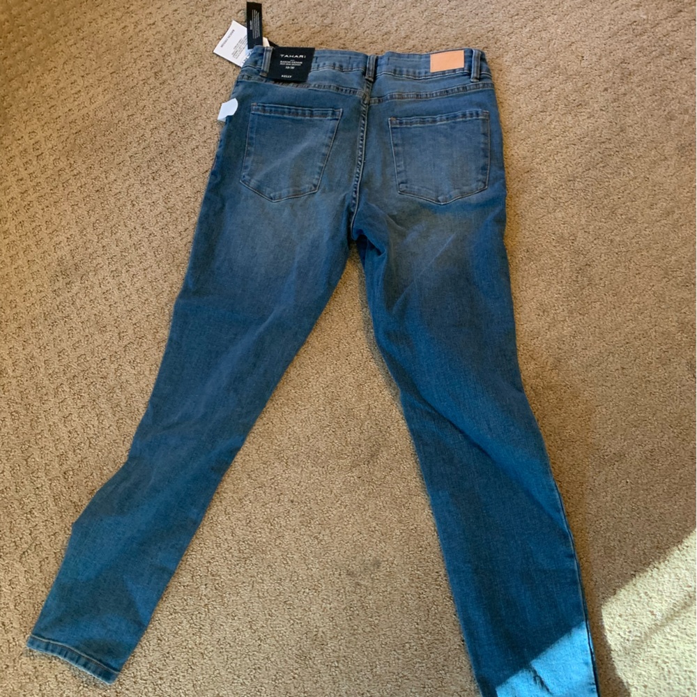 Tahari Kelly Jeans 10/30 New with tags!
